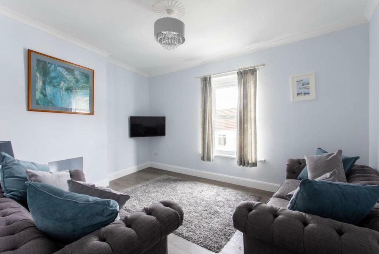 Beautiful Two Bed Mumbles Flat - With Parking Space Exterior foto
